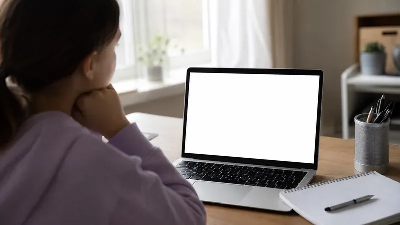 Full-Screen Online Whiteboard for Online Teaching and Tutoring